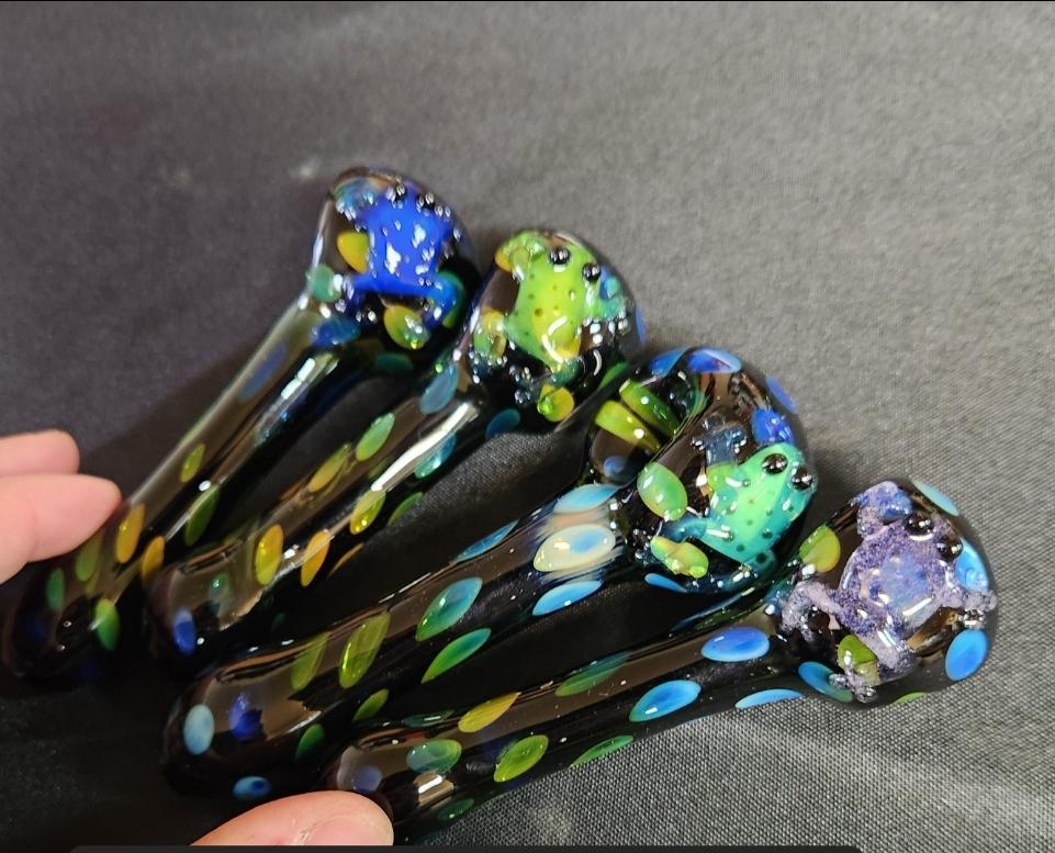 Rainbow Fumed Glass Pipe with Frog – Color Changing Spotted Spoon Pipe – Handblown Animal Glass Art – Green or Purple Frog Pipe - Smoking