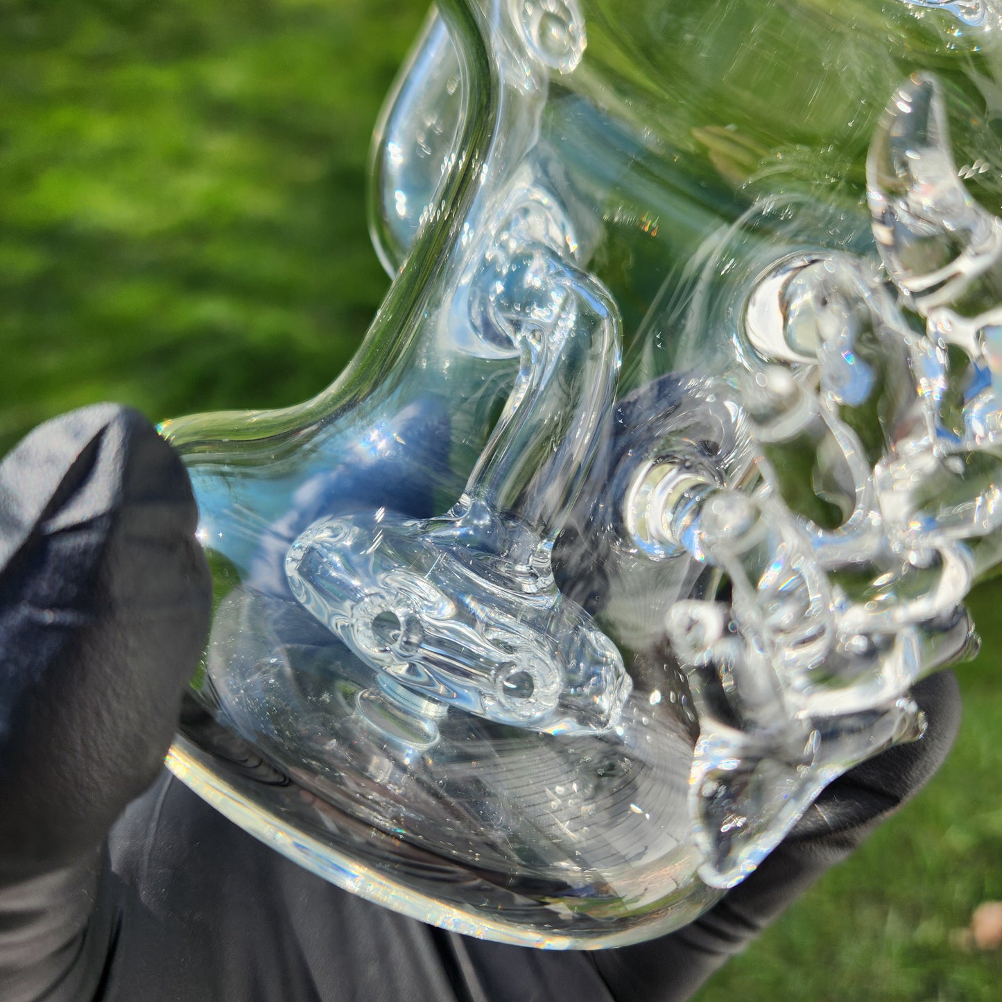 Ancient Alien Artifact Water Pipe – Clear Hourglass Bong w/ Showerhead Perc, Curved Maria Neck & 14mm Joint