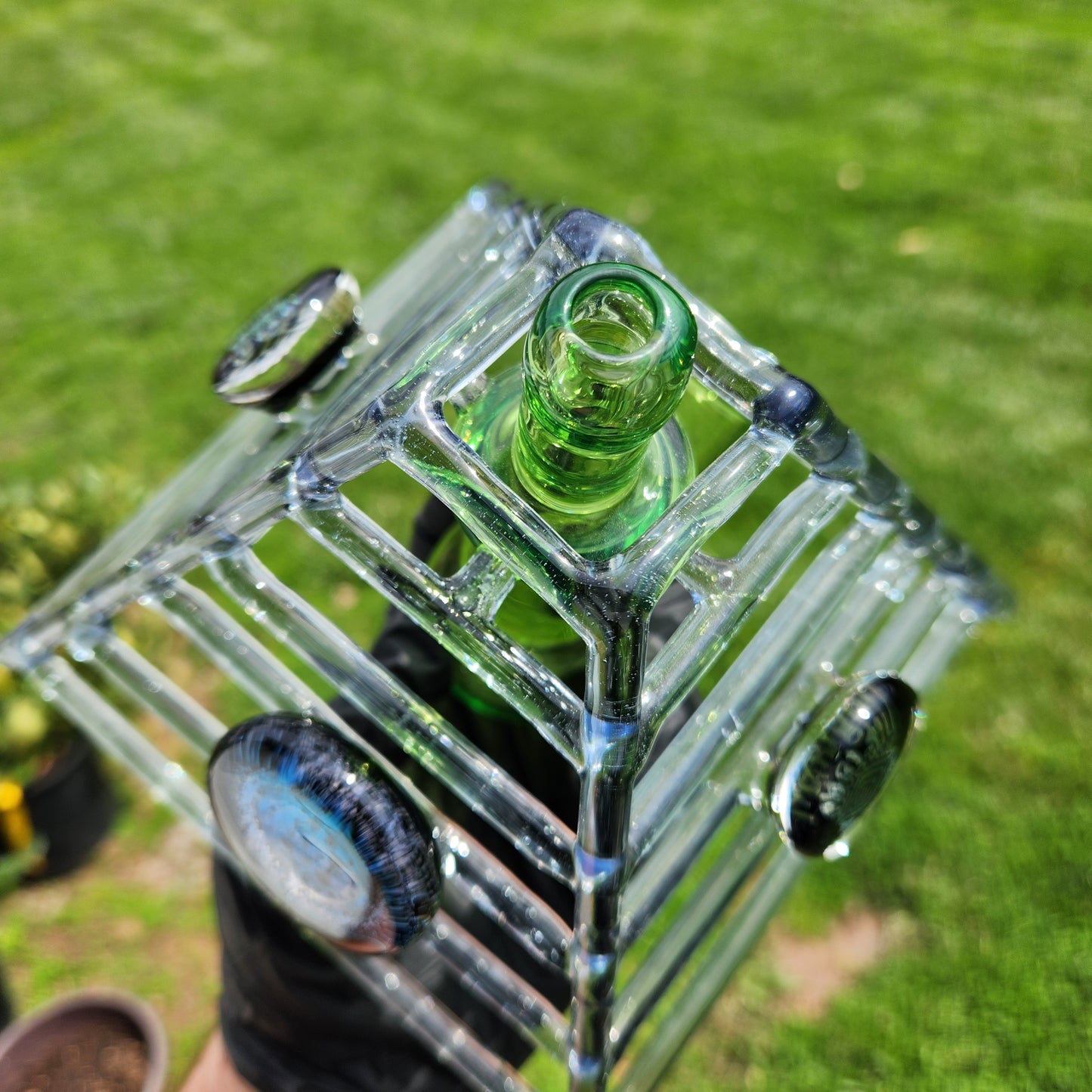 Ancient Alien Pyramid Water Pipe – Color Changing Glass Bong w/ Mayan Dichro Etching, 14mm Downstem & King’s Chamber Design