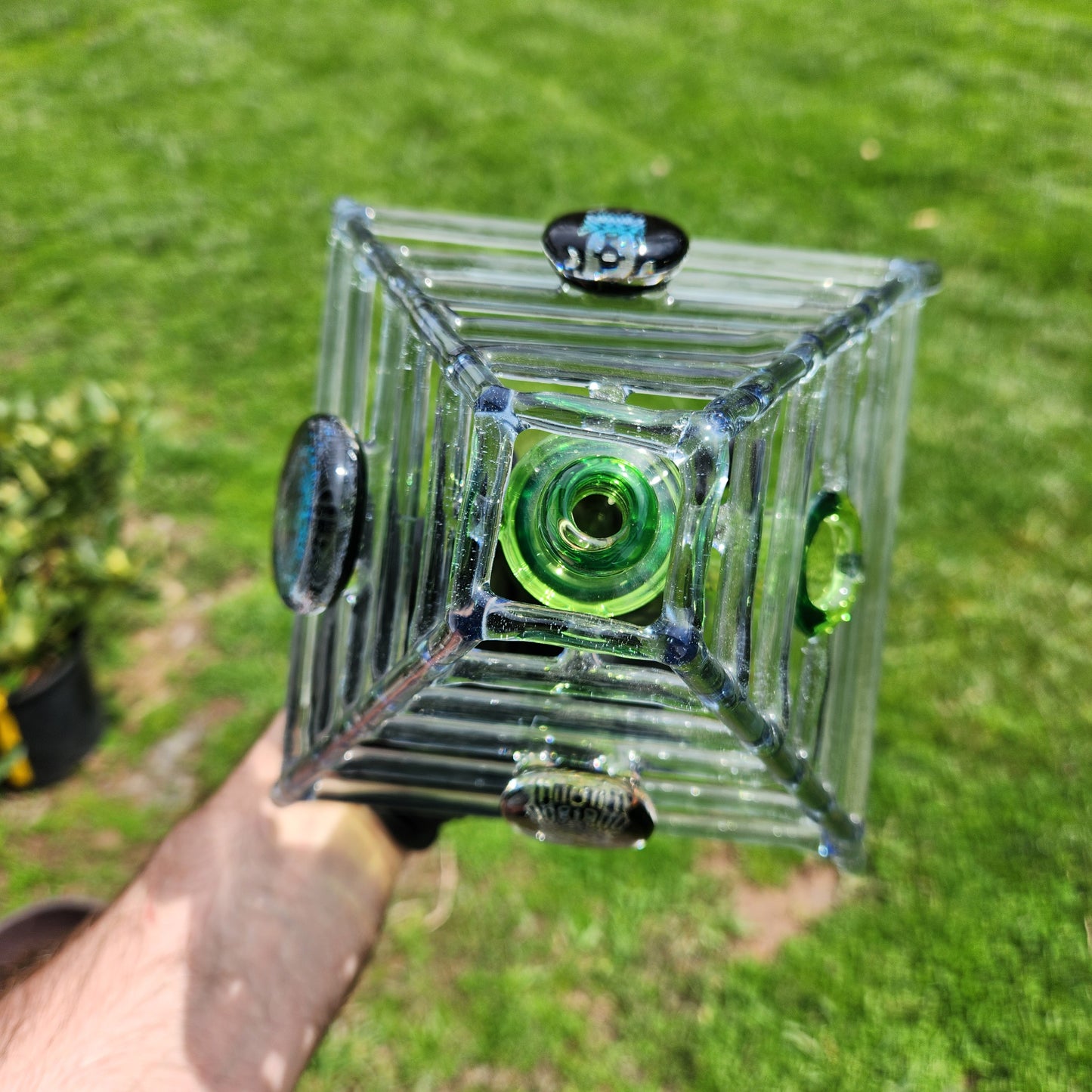 Ancient Alien Pyramid Water Pipe – Color Changing Glass Bong w/ Mayan Dichro Etching, 14mm Downstem & King’s Chamber Design