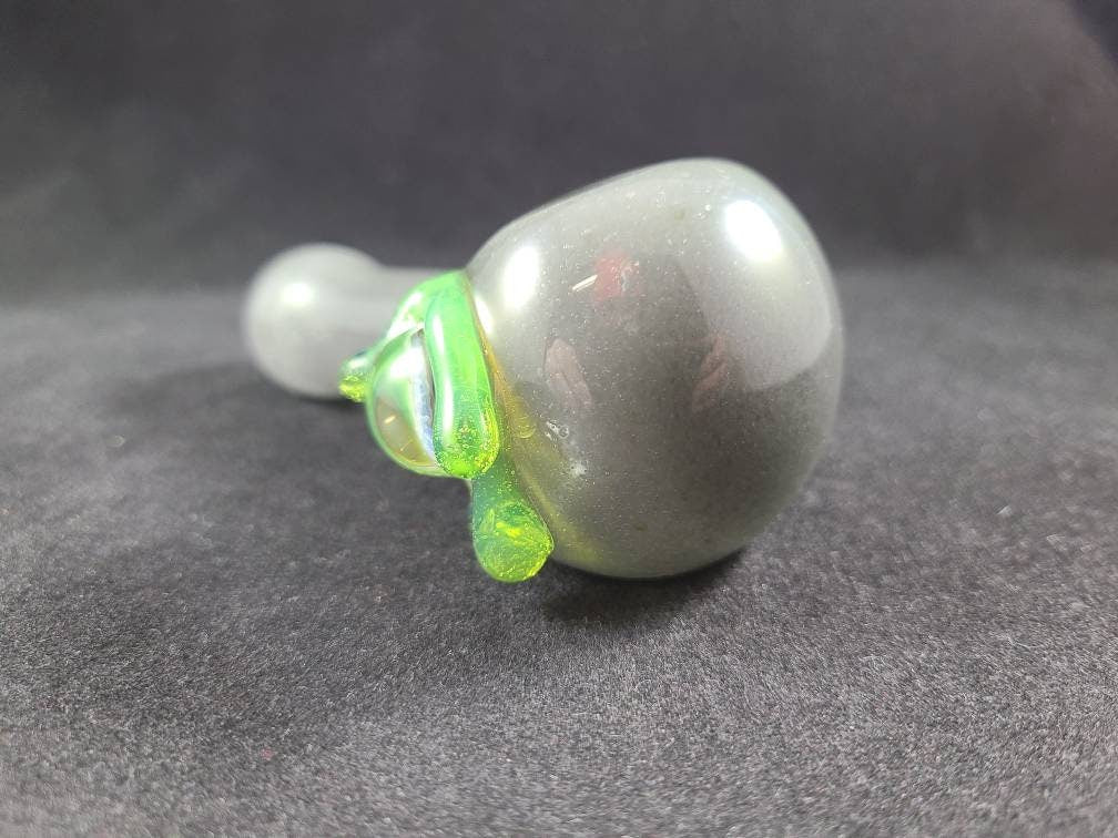 Alien Honeycomb Pipe / Slyme Green Drip / Grey Frit Glass / Glass Smoking Bowl