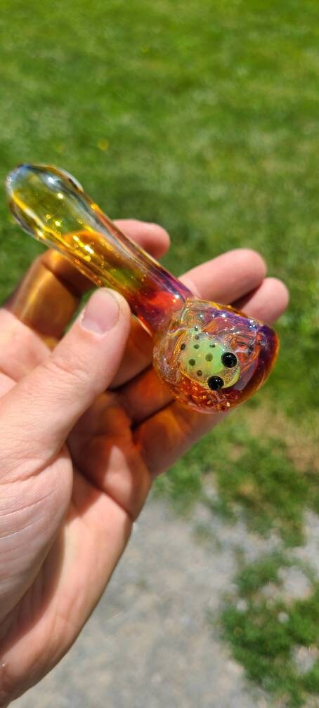 Amber Purple Glass Pipe with Custom Frog Accent | 4" Hand Blown Pipe | Deep Amber to Purple Base | Choose Frog Color