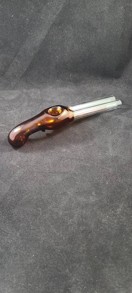 Double Barrel Glass Pipe – Shotgun-Style Hand Pipe with Brown Handle – Handblown Novelty Smoking Pipe – Western Vibes Gift – 6–7 Inch Glass