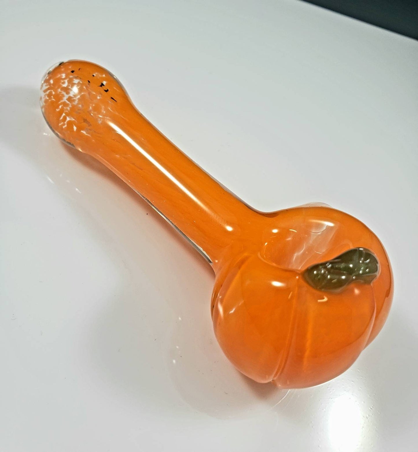 Pumpkin Frit Glass Pipe – 4” Orange Hand Pipe with Carved Pumpkin Face & Stem – Fall Seasonal Halloween Glass Pipe – Autumn Smoking Pipe