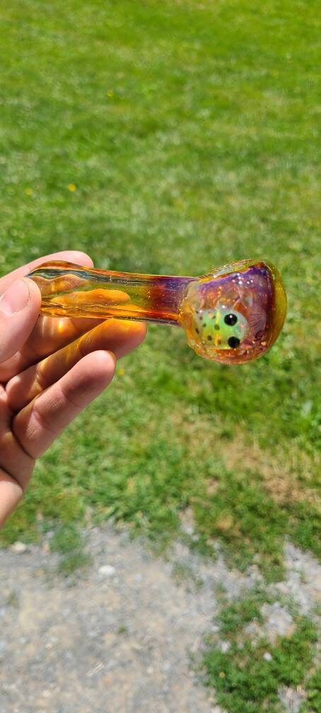 Spotted Green Frog Pipe / Striking Purple Frit Glass / Glass Smoking Pipe / Frogs / Reptile Glass