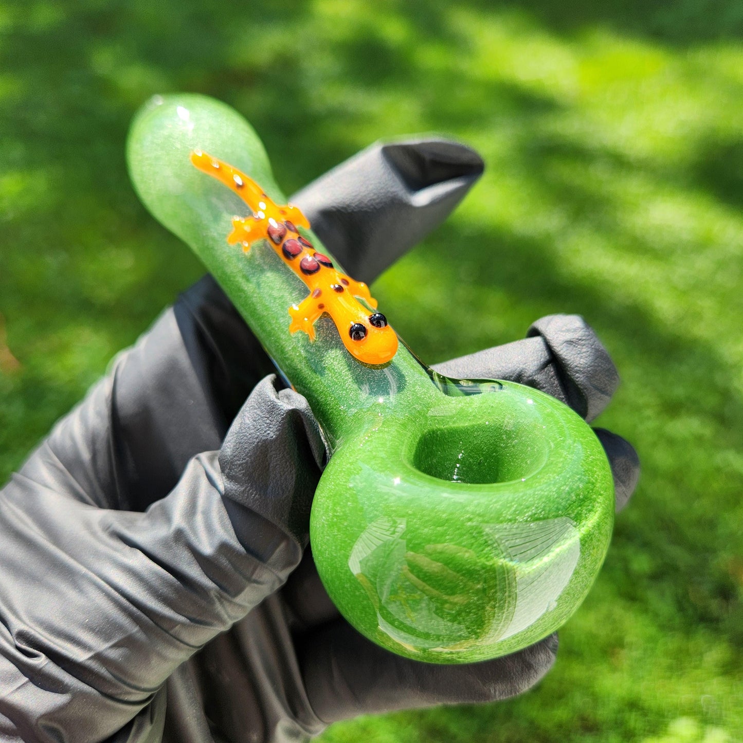 Green Frit Glass Pipe with Sculpted Orange Newt | Unique Hand-Blown Animal Spoon Pipe | Amphibian Art Glass Smoking Bowl | Nature-Inspired