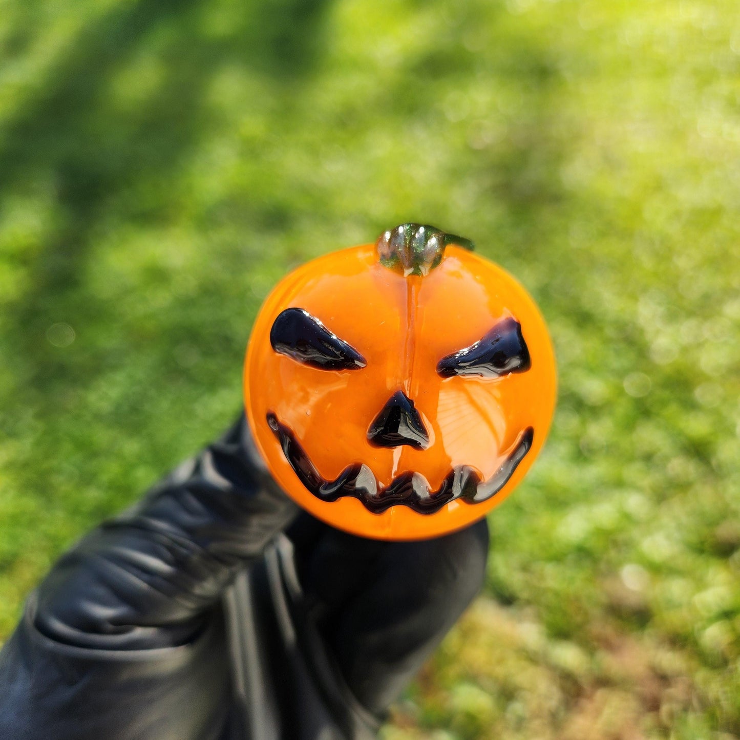 Pumpkin Glass Pipe with Spooky Jack-o’-Lantern Face | Halloween Smoking Pipe | Hand Blown Orange Glass Bowl