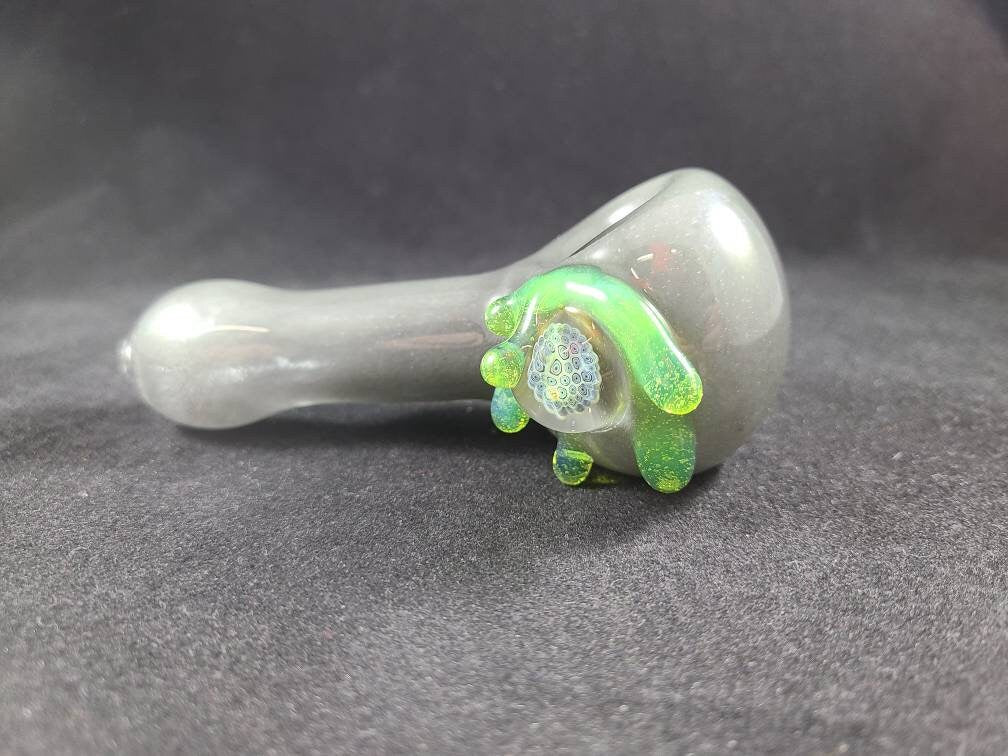 Alien Honeycomb Pipe / Slyme Green Drip / Grey Frit Glass / Glass Smoking Bowl