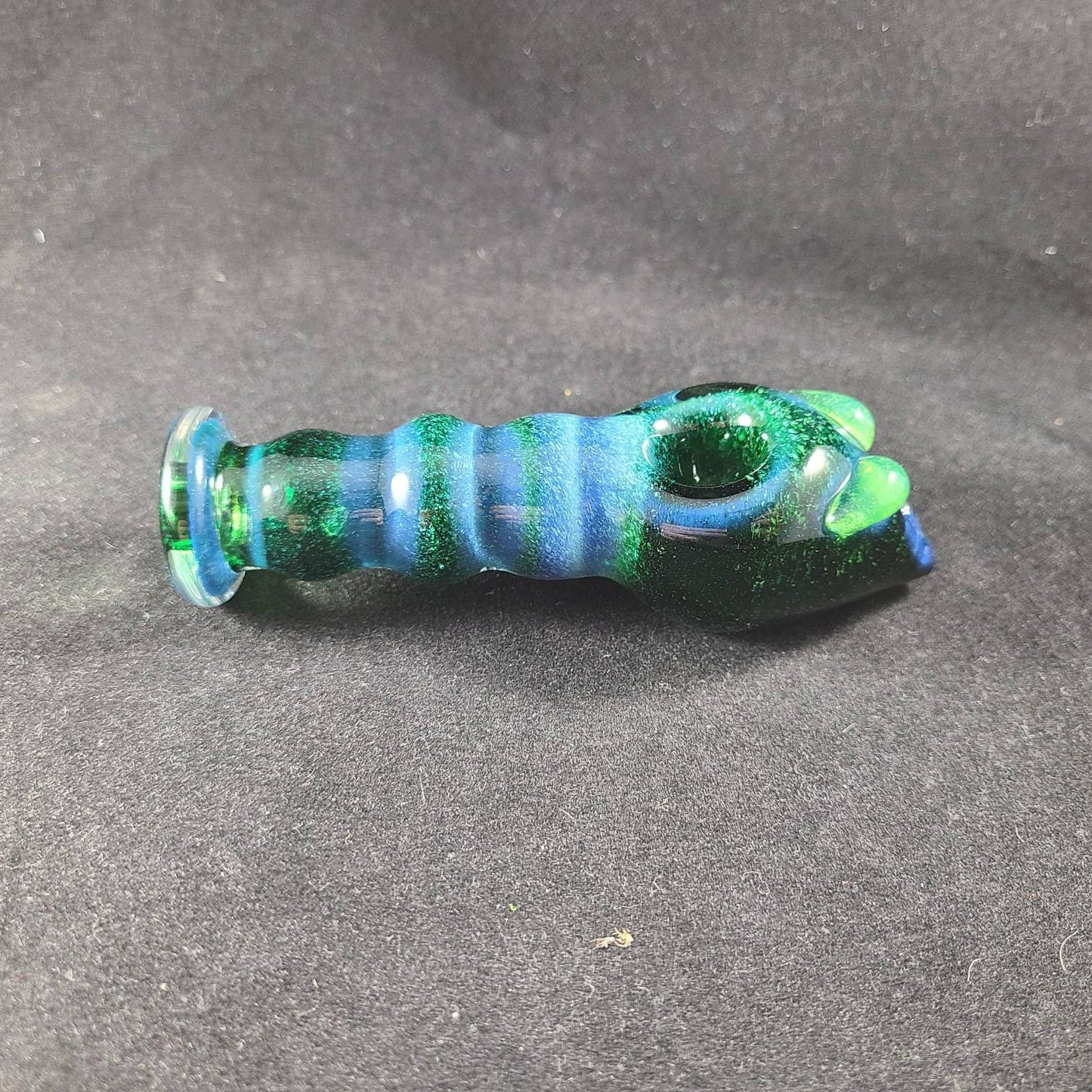 Alien Head Glass Pipe – Green Frit with Slime Eyes & Sculpted Marias – 4.5” Sci-Fi Glass Art, Experimental Smoking Piece