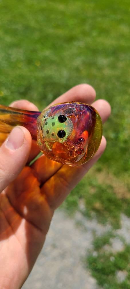 Amber Purple Glass Pipe with Custom Frog Accent | 4" Hand Blown Pipe | Deep Amber to Purple Base | Choose Frog Color