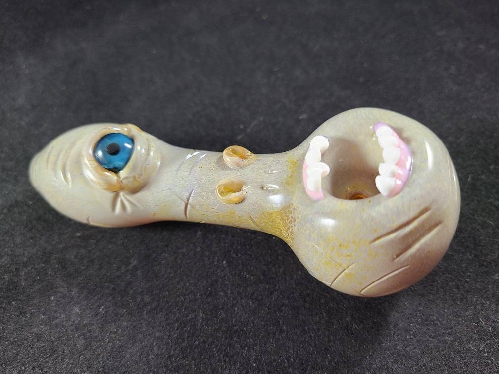 Monster Glass Pipe / Carmel Frit / Sculpted / Smoking Bowl / Eye / Teeth