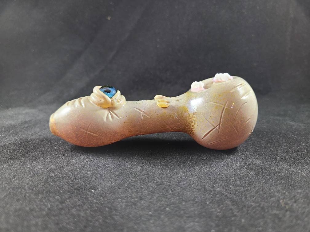 Monster Glass Pipe / Carmel Frit / Sculpted / Smoking Bowl / Eye / Teeth