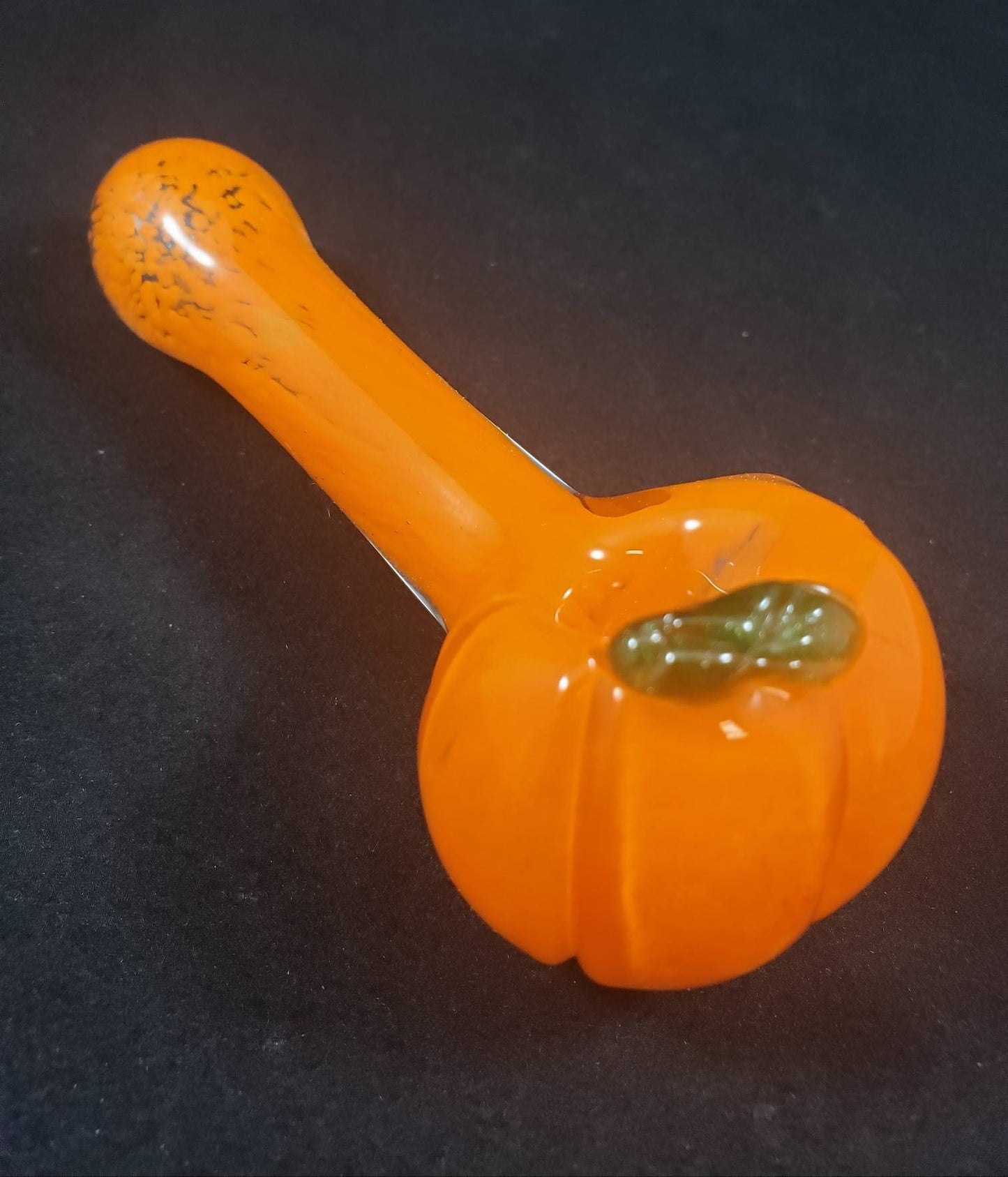 Pumpkin Frit Glass Pipe – 4” Orange Hand Pipe with Carved Pumpkin Face & Stem – Fall Seasonal Halloween Glass Pipe – Autumn Smoking Pipe