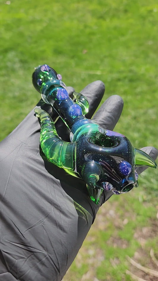 Hellstar Relics “Nebula Worm” Glass Spoon Pipe – Experimental Green w/ Multi Horn Front, Carved Side Horns & Purple Slime Accents