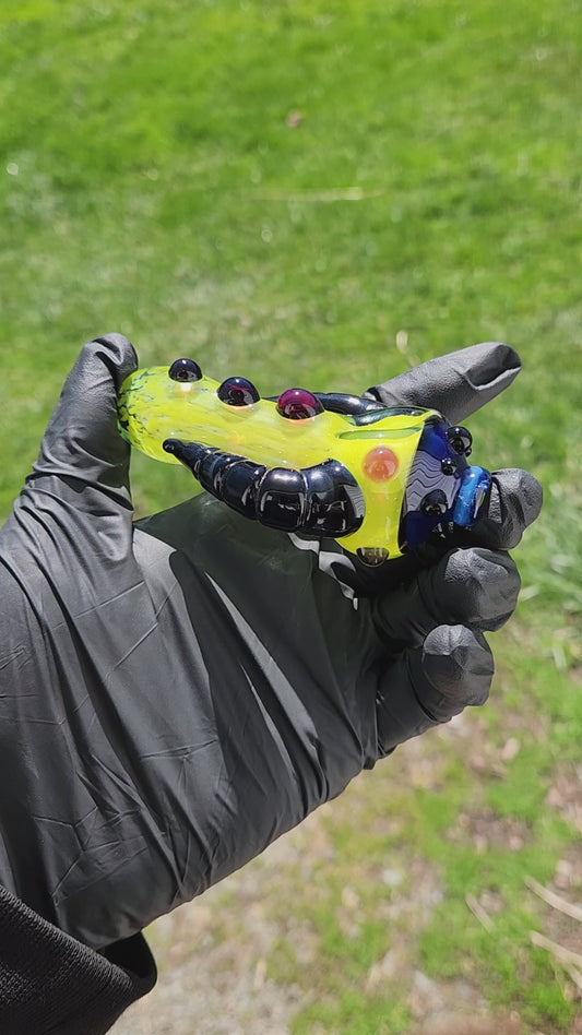 Hellstar Missile Relic Glass Pipe – Yellow Spoon Pipe w/ Blue Lens, Carved Horn Neck & Red/Black Accents